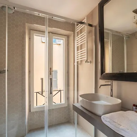 Lägenhet Via Del Pie Di Marmo Private