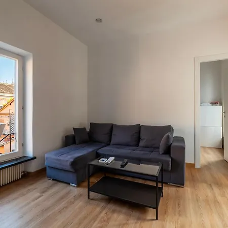 Lägenhet Via Del Pie Di Marmo Private