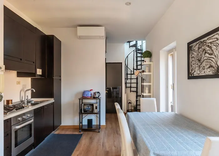 Via Del Pie Di Marmo Private روما